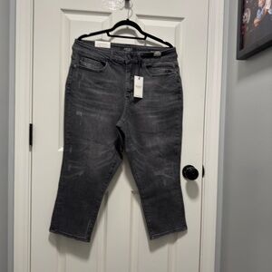 Judy Blue Black Cropped Ankle Jeans